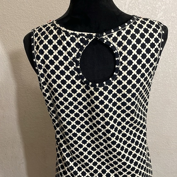 Chelsea & Violet Sleeveless Dress - Picture 8 of 10
